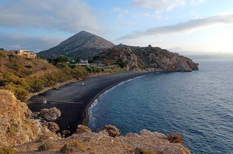 Μαύρα-Βόλια